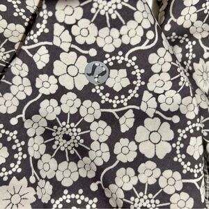 Lululemon Athletica “Om Pant” Twiggy Nimbus / Soot Light Sz 8